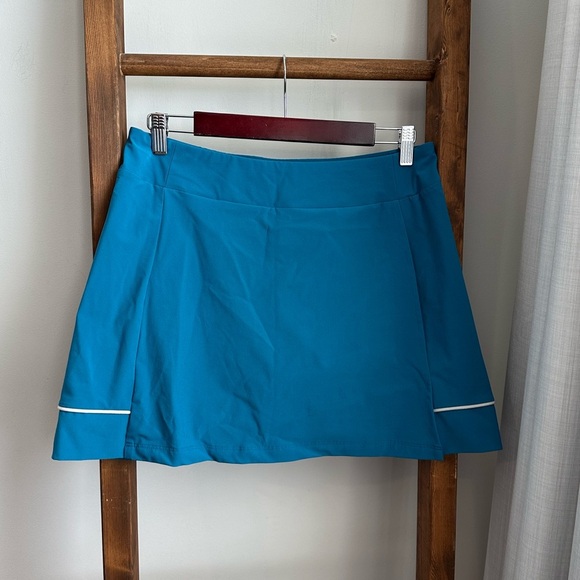 Oakley Golf Skort with built in shorts and high rise - Picture 2 of 8